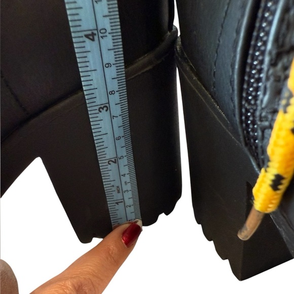 Ankle Boots black with Yellow Laces Sz 9, by se7en preppy clueless academia y2k - Picture 9 of 13